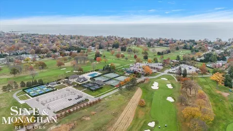 View/Area - 83 Lakeview, Grosse Pointe Farms, MI 48236 photo 2 of 3