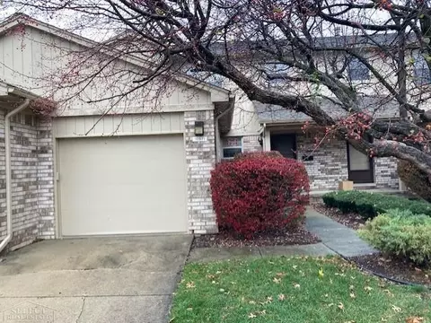 16971 Kari #23, Clinton Township, MI 48038