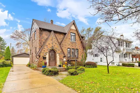 913 Fisher, Grosse Pointe, MI 48230