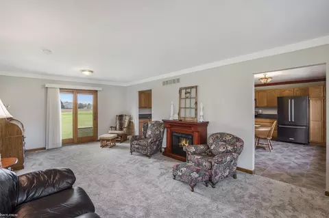 Living - 471 Braidwood, Riley, MI 48041 photo 2 of 3