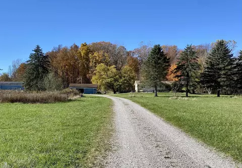 1461 Burns, Kimball, MI 48074