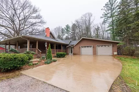 1346 E Olson, Midland, MI 48640 photo 5