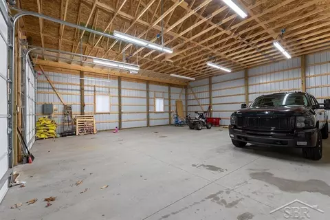 1346 E Olson, Midland, MI 48640 photo 37