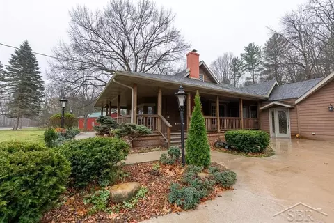 1346 E Olson, Midland, MI 48640 photo 6