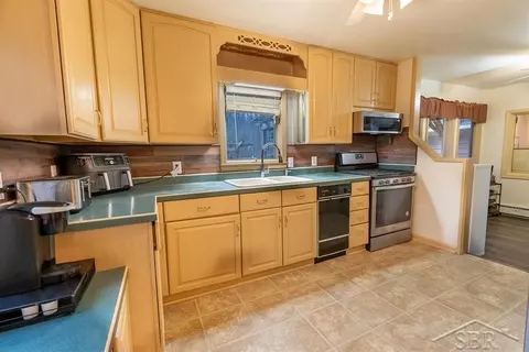 1346 E Olson, Midland, MI 48640 photo 18