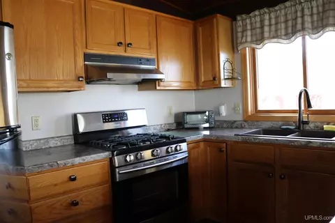 13346 Sunset, L'anse, MI 49946 photo 2