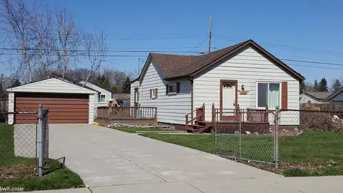 20441 Colman, Clinton Township, MI 48035