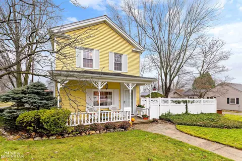 301 S 7th, Saint Clair, MI 48079