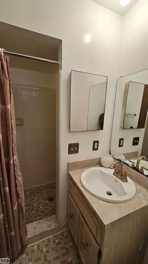 8744 Phoenix, Warren, MI 48093 photo 12