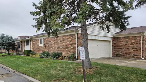 8744 Phoenix, Warren, MI 48093 photo 2