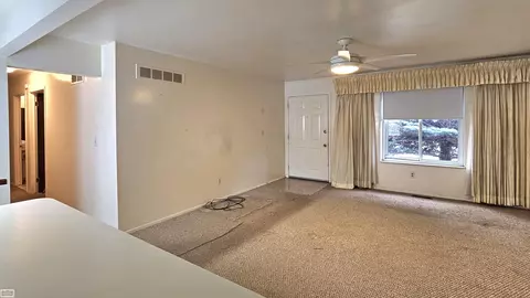 8744 Phoenix, Warren, MI 48093 photo 8