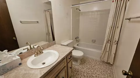 8744 Phoenix, Warren, MI 48093 photo 14