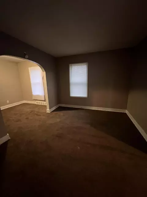 Living - 747 Neubert, Flint, MI 48507 photo 2 of 2