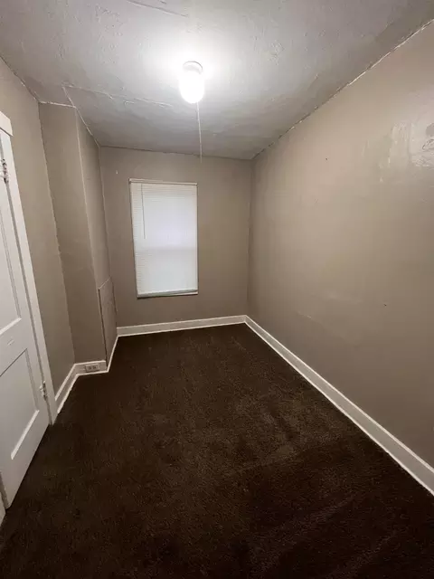 Bedroom - 747 Neubert, Flint, MI 48507 photo 2 of 3