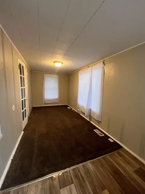Living - 747 Neubert, Flint, MI 48507 photo 1 of 2