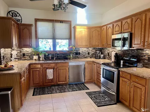2881 E Country, Monroe, MI 48162 photo 3
