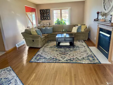 2881 E Country, Monroe, MI 48162 photo 9