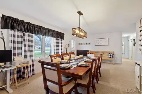 32 Crofton, Adrian, MI 49221 photo 4