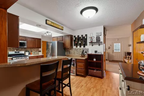 32 Crofton, Adrian, MI 49221 photo 6