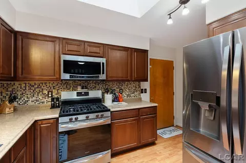 32 Crofton, Adrian, MI 49221 photo 10
