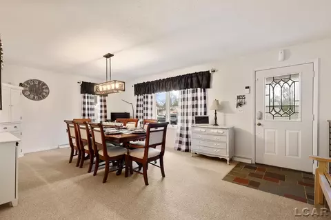 32 Crofton, Adrian, MI 49221 photo 3