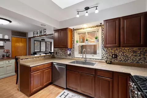 32 Crofton, Adrian, MI 49221 photo 7