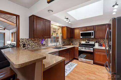 32 Crofton, Adrian, MI 49221 photo 8