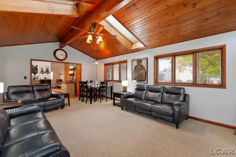 32 Crofton, Adrian, MI 49221 photo 14