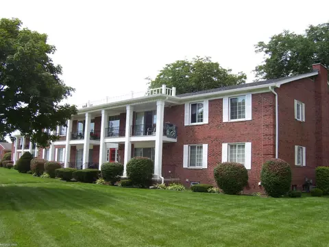 29603 E Jefferson Unit #BLDG B, Saint Clair Shores, MI 48082