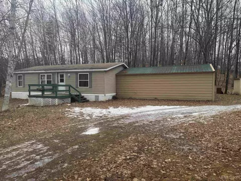 1654 Vivio, Florence, WI 54121