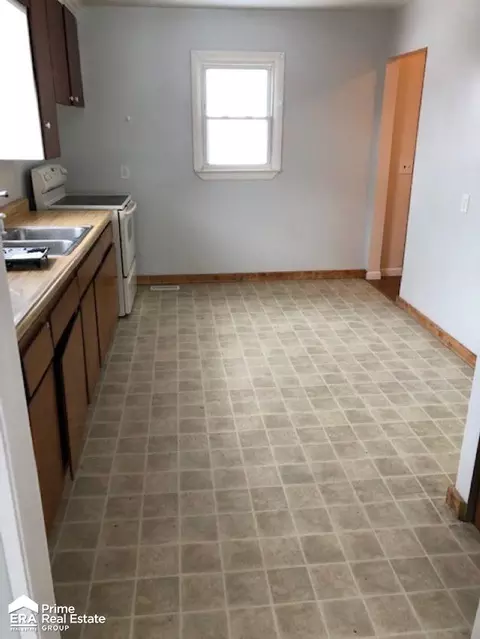 1067 Dunkirk, Mount Morris, MI 48458 photo 2