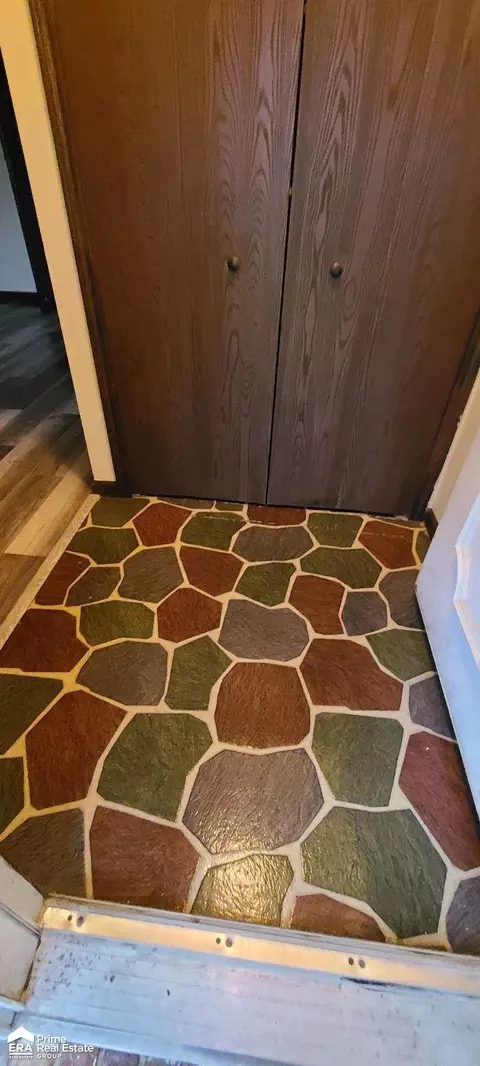 Entry Way - 1587 Mcalpine, Mount Morris, MI 48458 photo 1 of 2