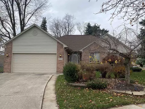 41101 Primrose, Sterling Heights, MI 48313