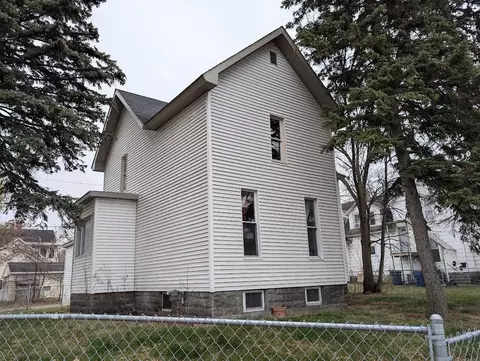 1301 Broadway, Bay City, MI 48708