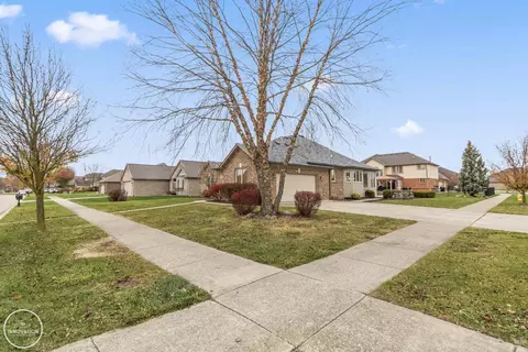 19031 Midway, Macomb, MI 48044 photo 9