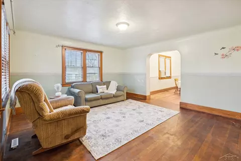 Living - 930 E Pne, Sebewaing, MI 48759 photo 1 of 2