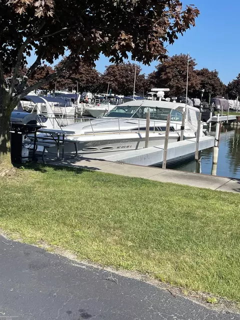 41700 Conger Bay J-202, Harrison Township, MI 48045