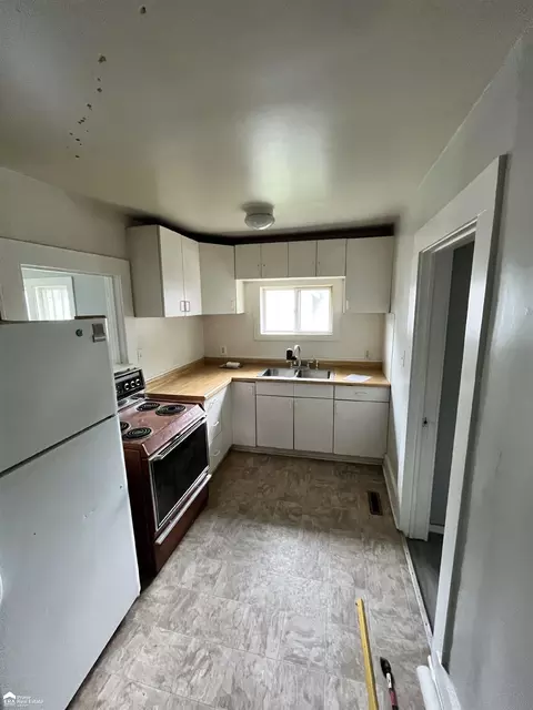 647 Monroe, Flint, MI 48503 photo 5