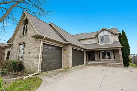 38883 Lakeshore, Harrison Township, MI 48045