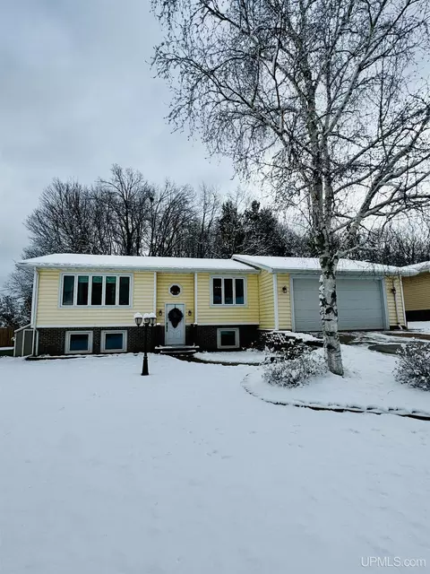 105 Huron, Negaunee, MI 49866