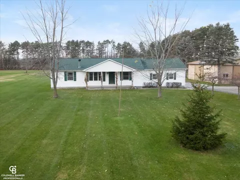 184 Wales Ctr, Columbus, MI 48063
