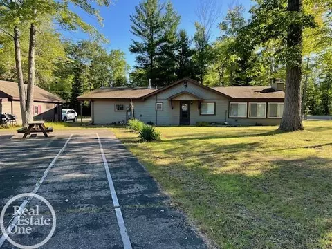 8431 Kokosing, Hale, MI 48739