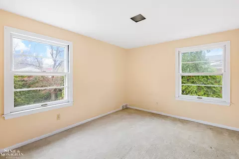 Bedroom - 915 Harcourt, Grosse Pointe, MI 48230 photo 3 of 6