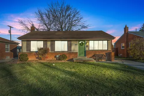 28604 Bohn, Roseville, MI 48066