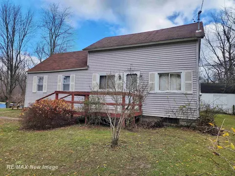 Exterior - 1621 S Fraser, Kawkawlin, MI 48631 photo 3 of 6