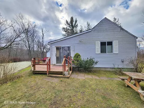 Exterior - 1621 S Fraser, Kawkawlin, MI 48631 photo 4 of 6