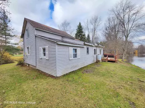 Exterior - 1621 S Fraser, Kawkawlin, MI 48631 photo 6 of 6