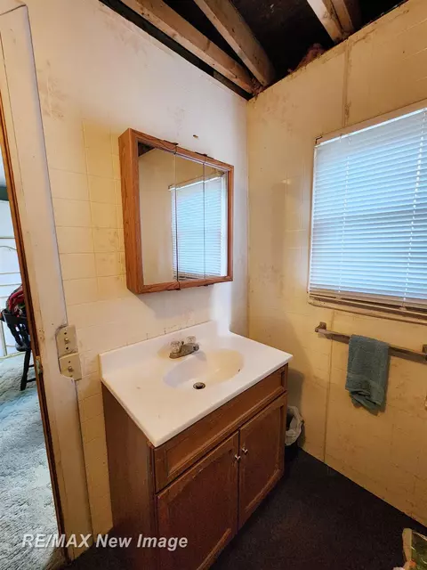 Bath - 1621 S Fraser, Kawkawlin, MI 48631 photo 1 of 1