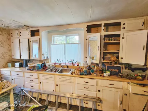 Kitchen - 1621 S Fraser, Kawkawlin, MI 48631 photo 1 of 1