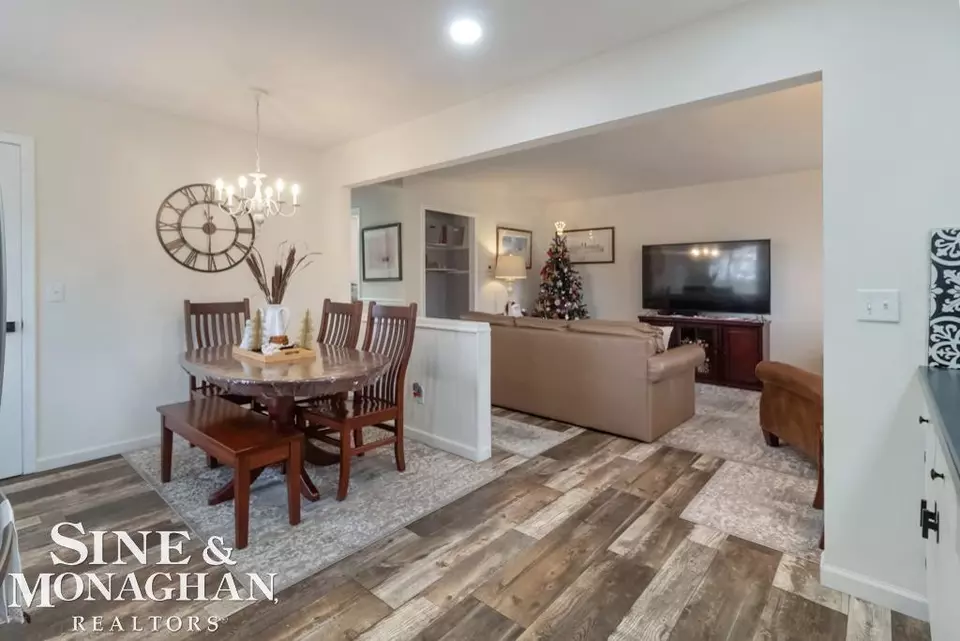 Dining - 1003 S 9th, Saint Clair, MI 48079 photo 1 of 2